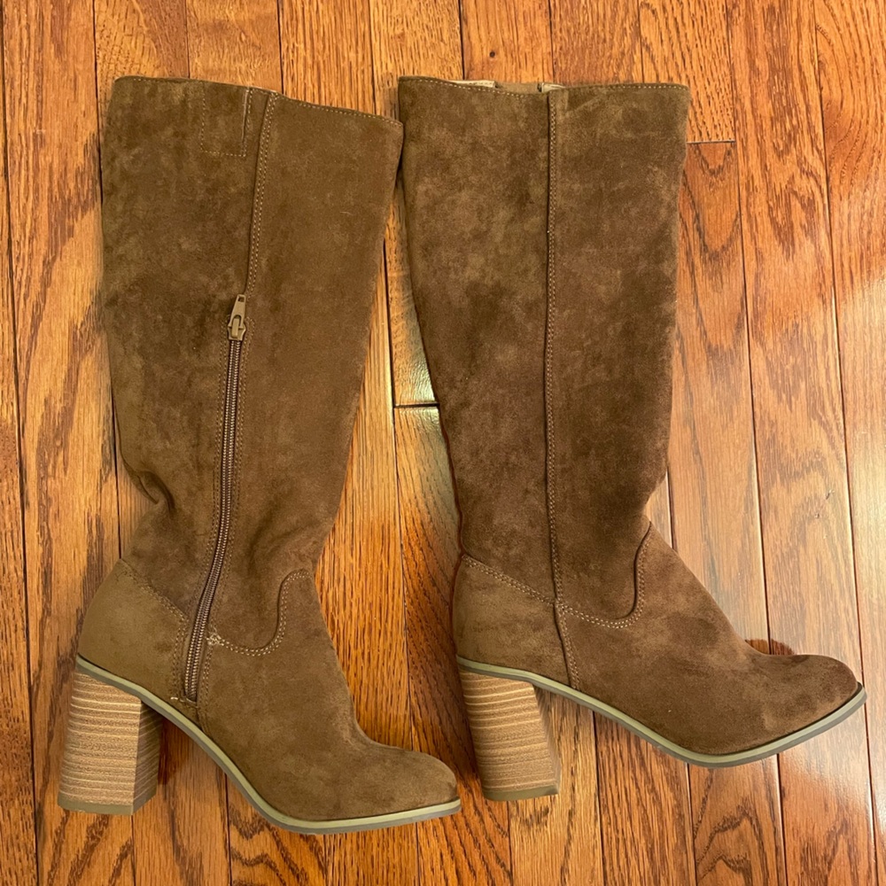 Universal Thread Boots NWOT